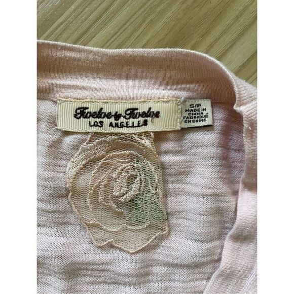 Twelve by twelve  Los Angles Pink Ruffle Lace Sleeves Buttons down Women’s Top - Picture 3 of 9